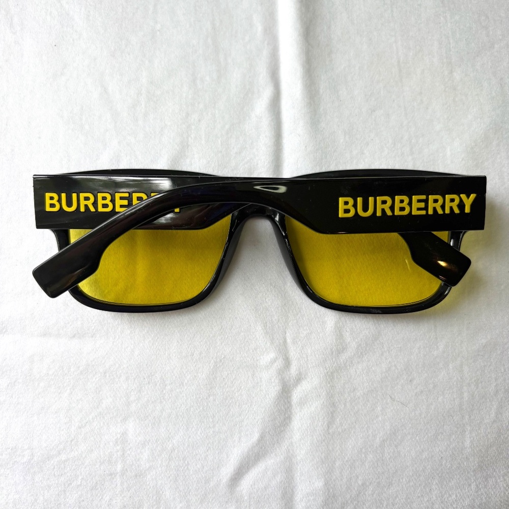 🕶️ Burberry Rectangular Yellow Lens Sunglasses – Black Frames with Box & Case
